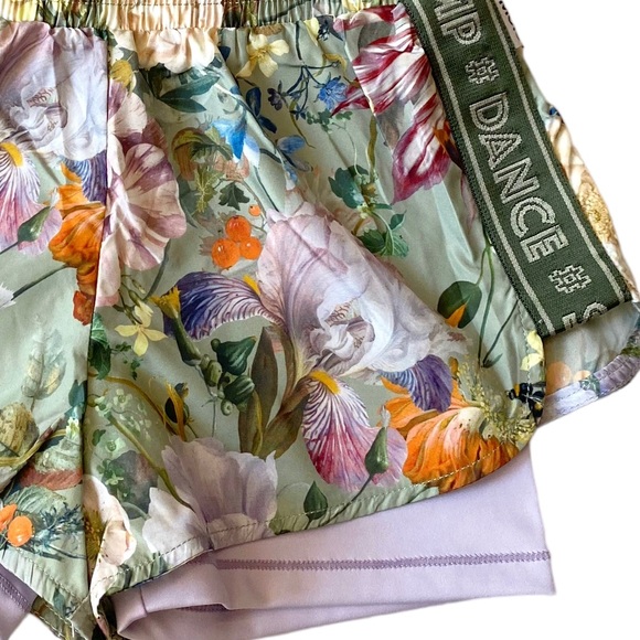 NWT Molo Omari Green Botanical Sports Shorts Size 6 - Picture 9 of 9